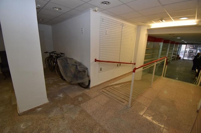 5 chambre Entreprise à vendre à Pont Nou - Corazón de Jesús, Elche / Elx - 220 000 € (Ref: 9834807)