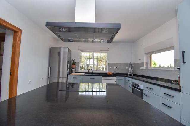5 soveværelse Villa til salg i Las Bayas, Elche / Elx med swimmingpool garage - € 710.000 (Ref: 9972297)