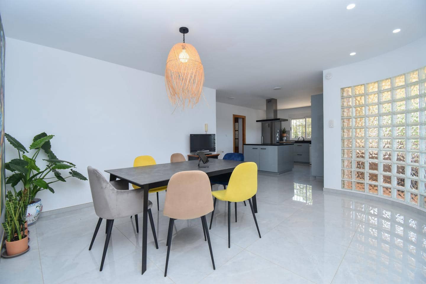 5 soveværelse Villa til salg i Las Bayas med swimmingpool garage - € 710.000 (Ref: 9972297)