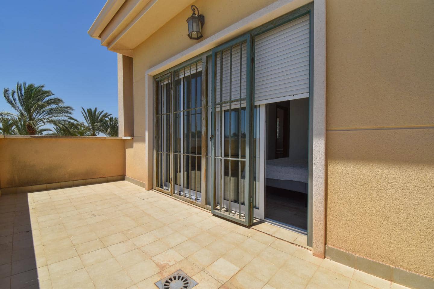 5 soveværelse Villa til salg i Las Bayas med swimmingpool garage - € 710.000 (Ref: 9972297)