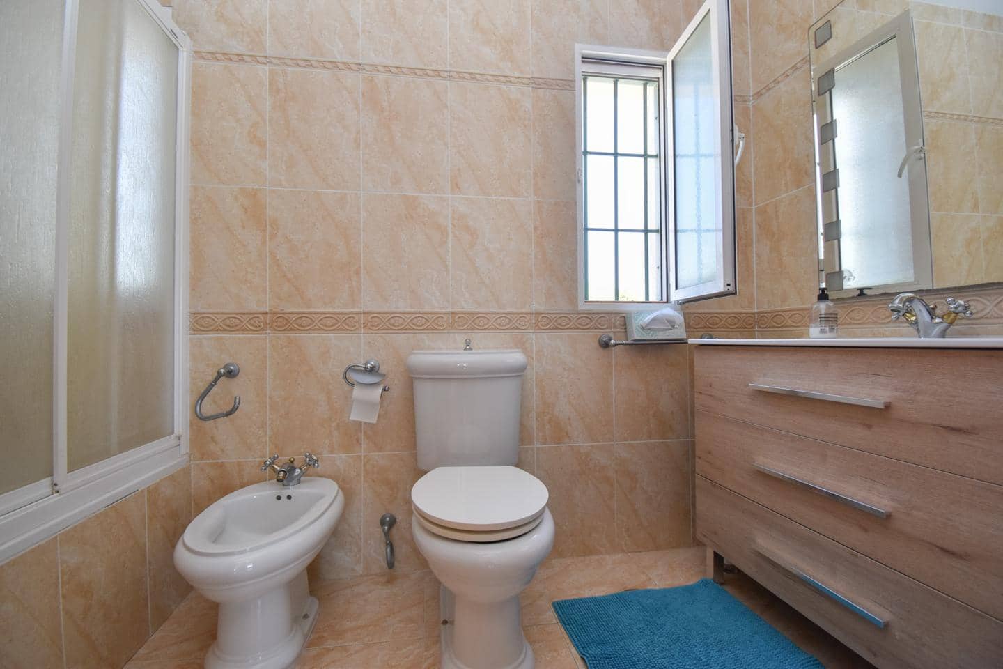5 soveværelse Villa til salg i Las Bayas med swimmingpool garage - € 710.000 (Ref: 9972297)