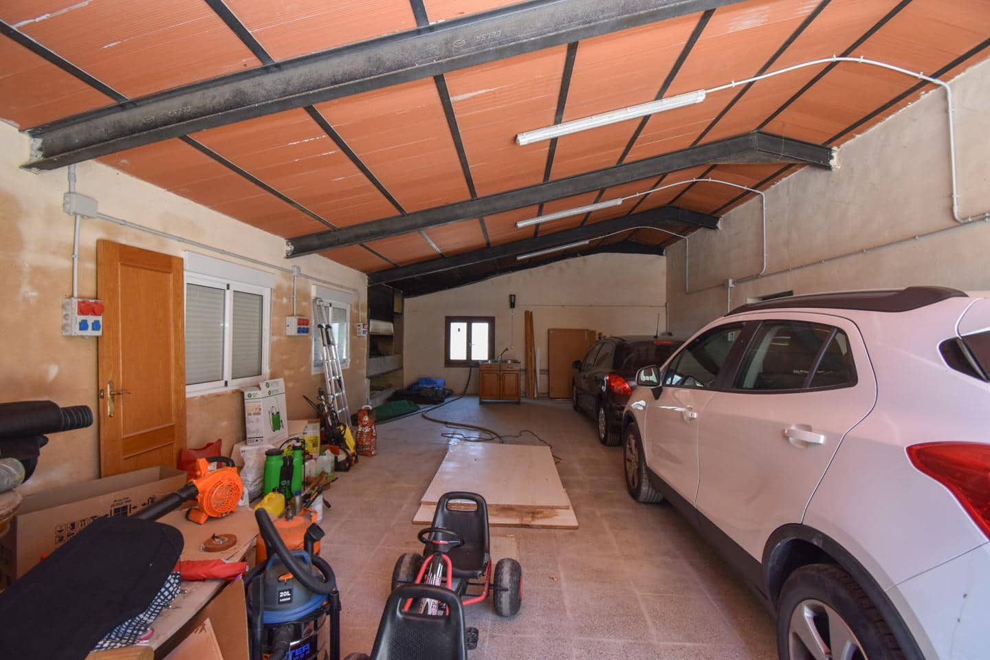 5 soveværelse Villa til salg i Las Bayas med swimmingpool garage - € 710.000 (Ref: 9972297)