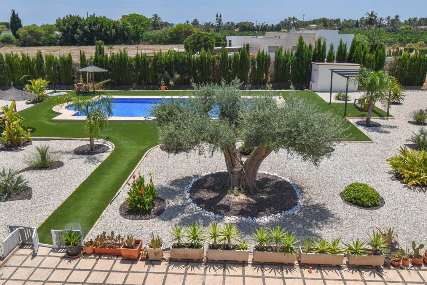5 soveværelse Villa til salg i Las Bayas med swimmingpool garage - € 710.000 (Ref: 9972297)