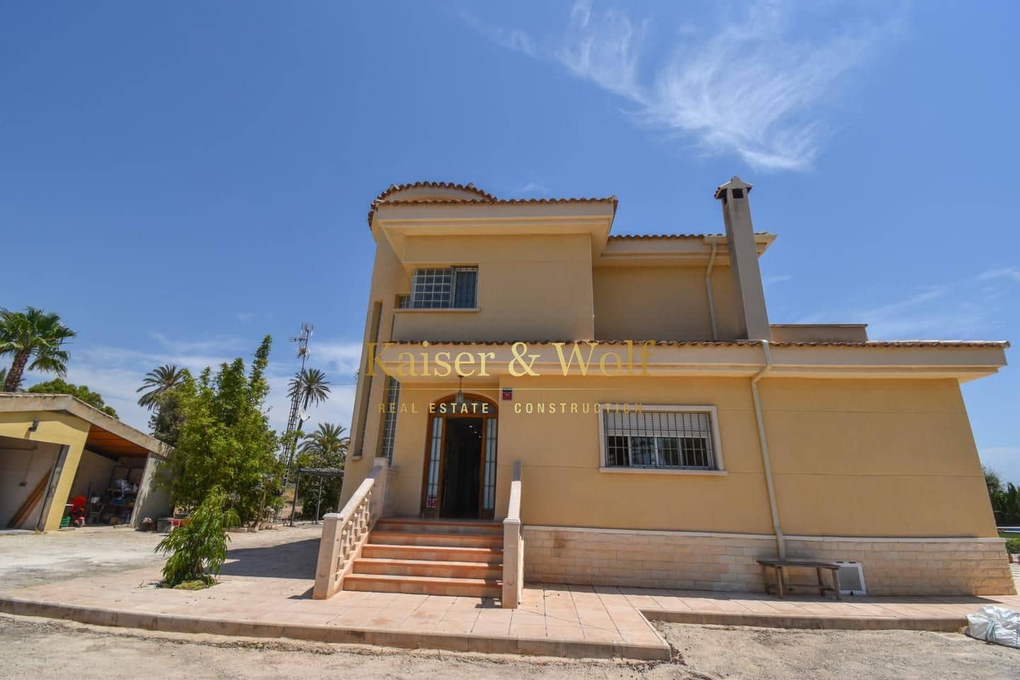5 bedroom Villa for sale in Las Bayas with pool garage - € 710,000 (Ref: 9972297)