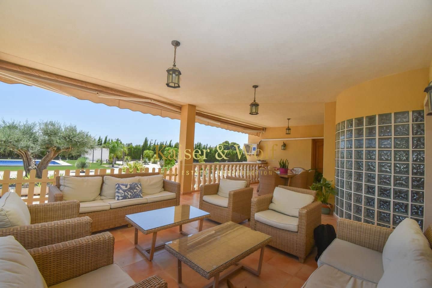 5 bedroom Villa for sale in Las Bayas with pool garage - € 710,000 (Ref: 9972297)
