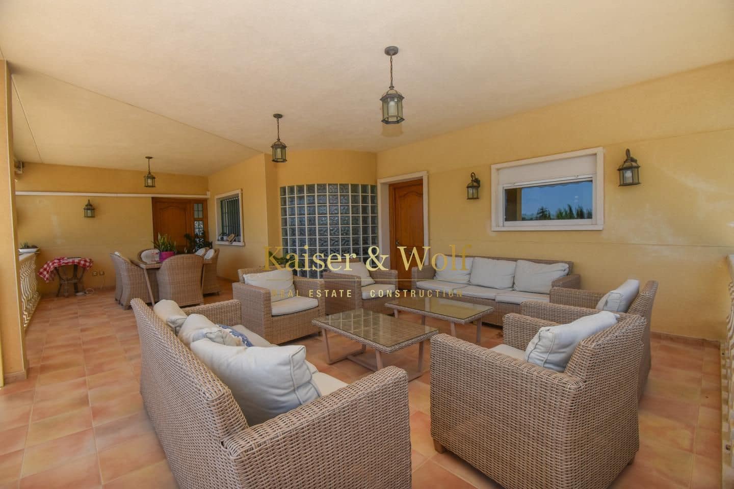 5 bedroom Villa for sale in Las Bayas with pool garage - € 710,000 (Ref: 9972297)