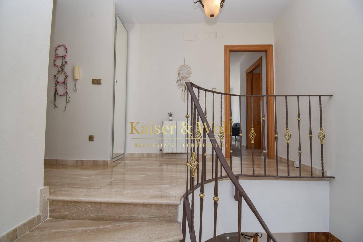 5 bedroom Villa for sale in Las Bayas with pool garage - € 710,000 (Ref: 9972297)