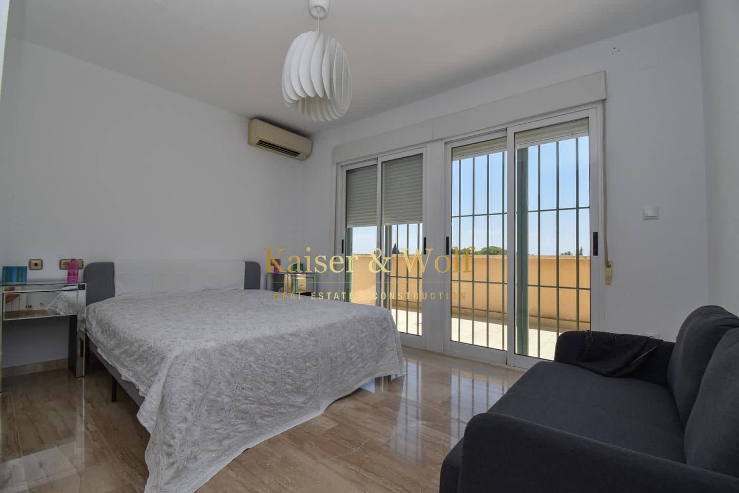 5 bedroom Villa for sale in Las Bayas with pool garage - € 710,000 (Ref: 9972297)