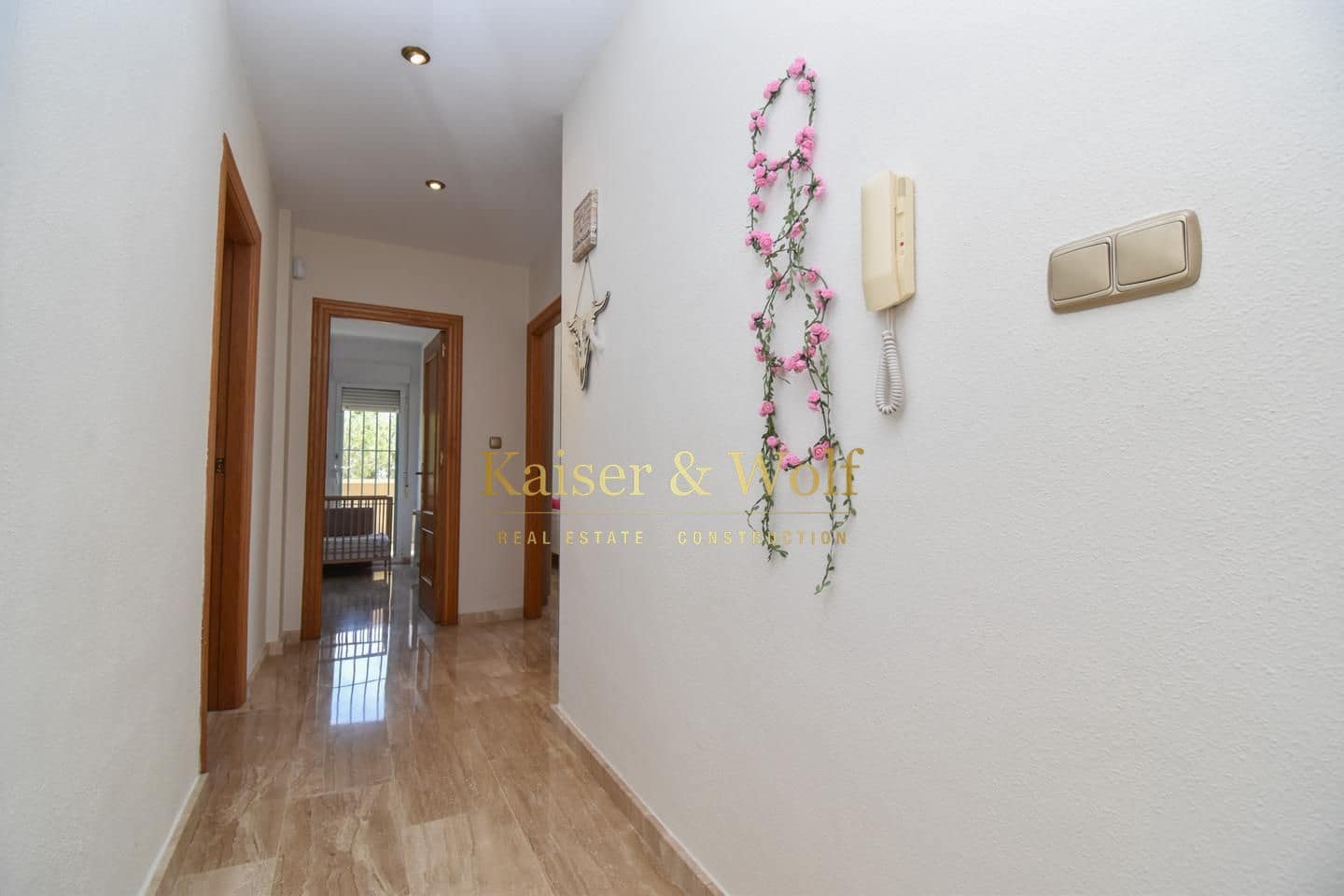 5 bedroom Villa for sale in Las Bayas with pool garage - € 710,000 (Ref: 9972297)