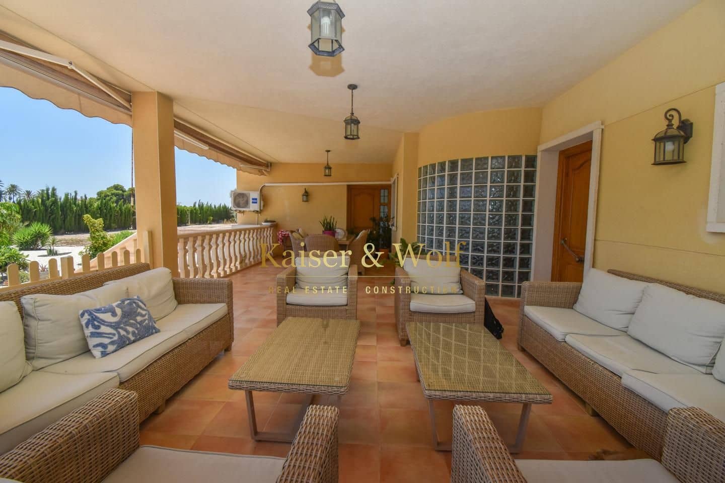 5 bedroom Villa for sale in Las Bayas with pool garage - € 710,000 (Ref: 9972297)
