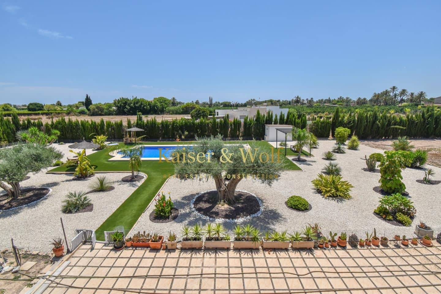 5 bedroom Villa for sale in Las Bayas with pool garage - € 710,000 (Ref: 9972297)