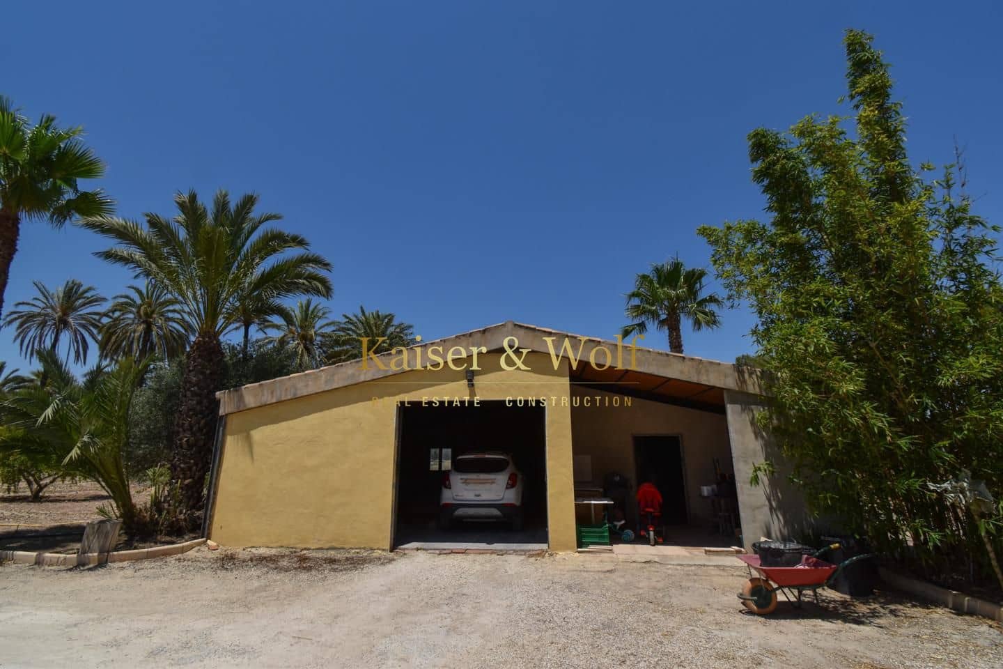 5 bedroom Villa for sale in Las Bayas with pool garage - € 710,000 (Ref: 9972297)