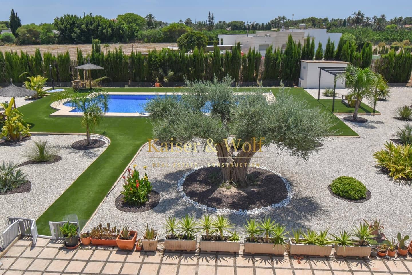5 bedroom Villa for sale in Las Bayas with pool garage - € 710,000 (Ref: 9972297)