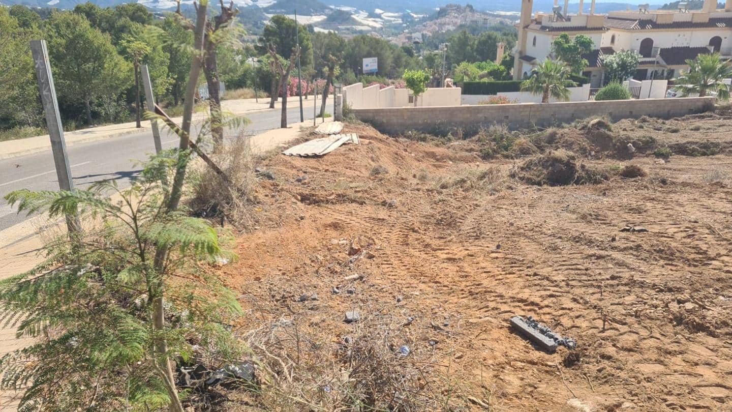 Ubebygd land til salgs i Polop - € 630 000 (Ref: 9976528)