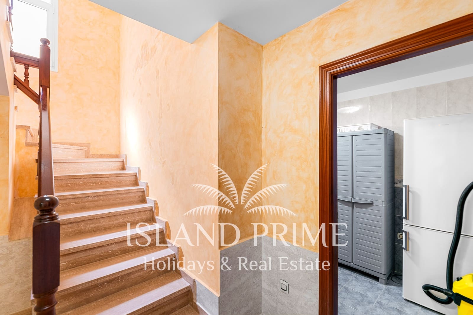 Chalet de 4 habitaciones en Los Cristianos en venta con piscina garaje - 3.950.000 € (Ref: 10086559)