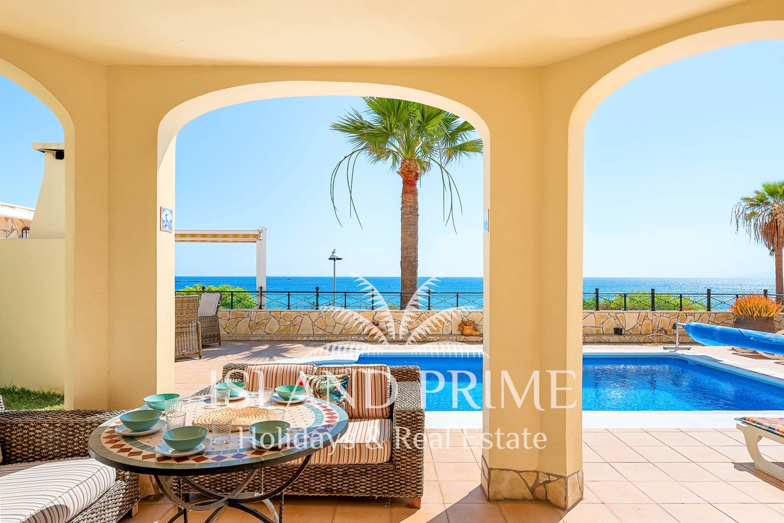 Chalet de 4 habitaciones en Los Cristianos en venta con piscina garaje - 3.950.000 € (Ref: 10086559)