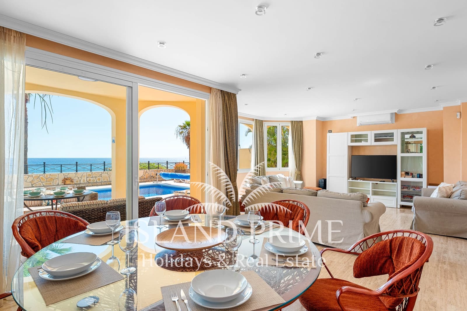 Chalet de 4 habitaciones en Los Cristianos en venta con piscina garaje - 3.950.000 € (Ref: 10086559)