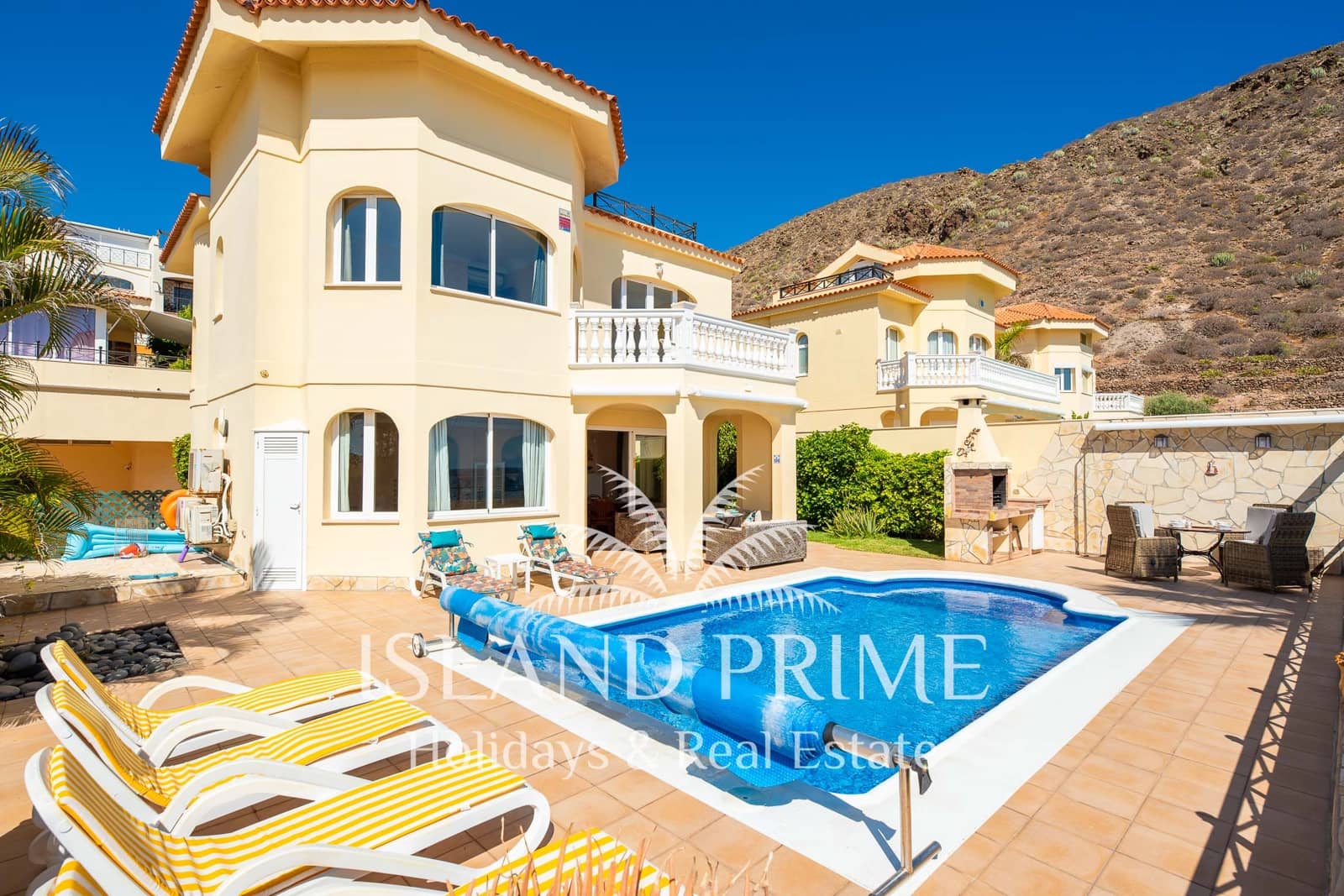 Chalet de 4 habitaciones en Los Cristianos en venta con piscina garaje - 3.950.000 € (Ref: 10086559)