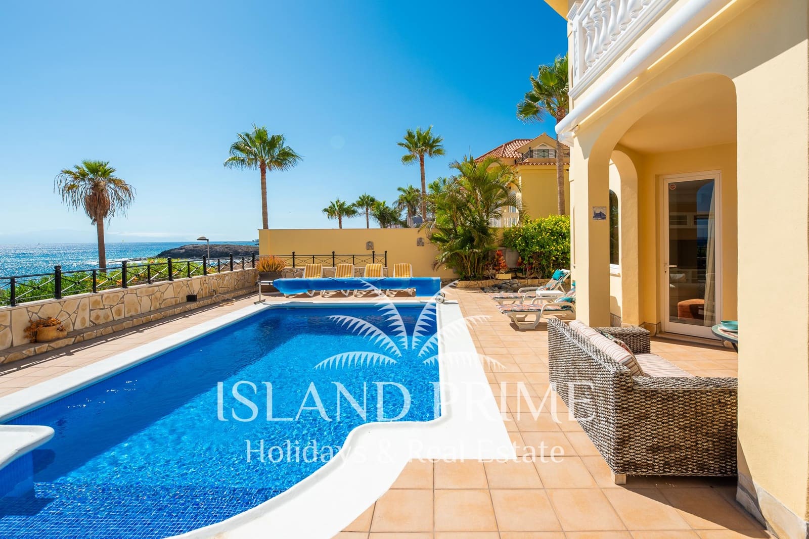 Chalet de 4 habitaciones en Los Cristianos en venta con piscina garaje - 3.950.000 € (Ref: 10086559)