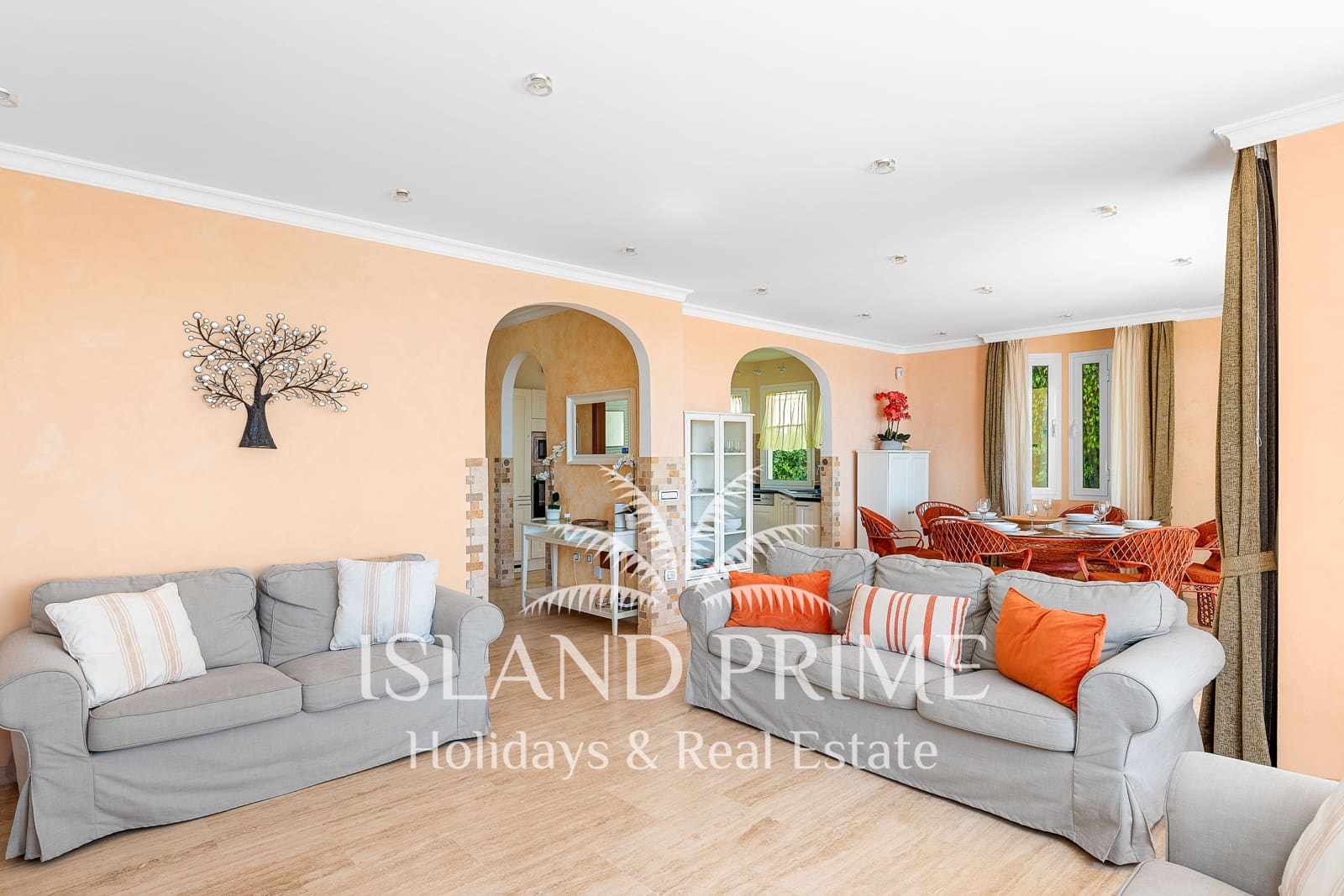 Chalet de 4 habitaciones en Los Cristianos en venta con piscina garaje - 3.950.000 € (Ref: 10086559)