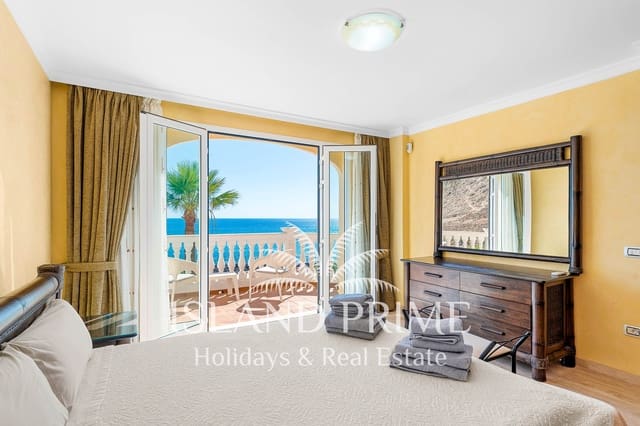 Chalet de 4 habitaciones en Los Cristianos, Arona en venta con piscina garaje - 3.950.000 € (Ref: 10086559)