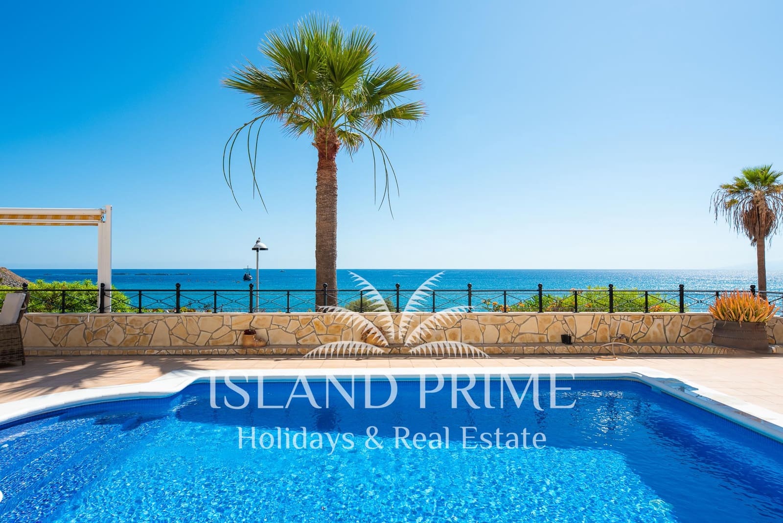 Chalet de 4 habitaciones en Los Cristianos en venta con piscina garaje - 3.950.000 € (Ref: 10086559)