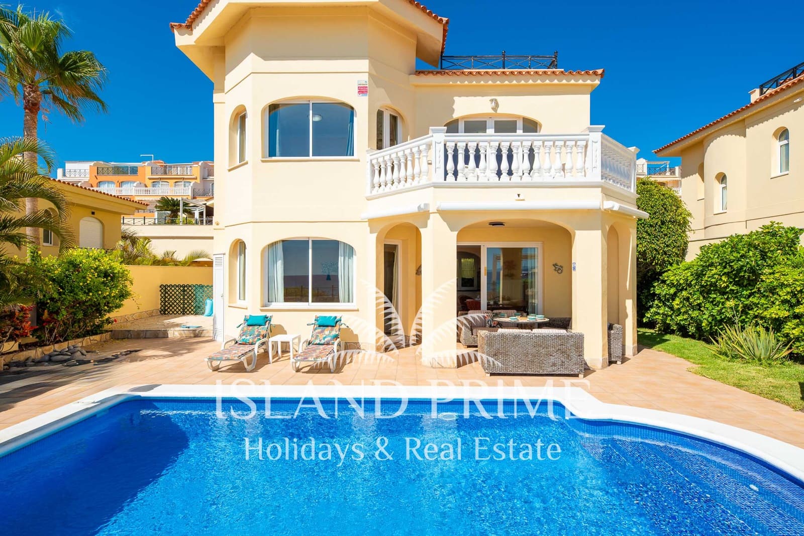 Chalet de 4 habitaciones en Los Cristianos en venta con piscina garaje - 3.950.000 € (Ref: 10086559)