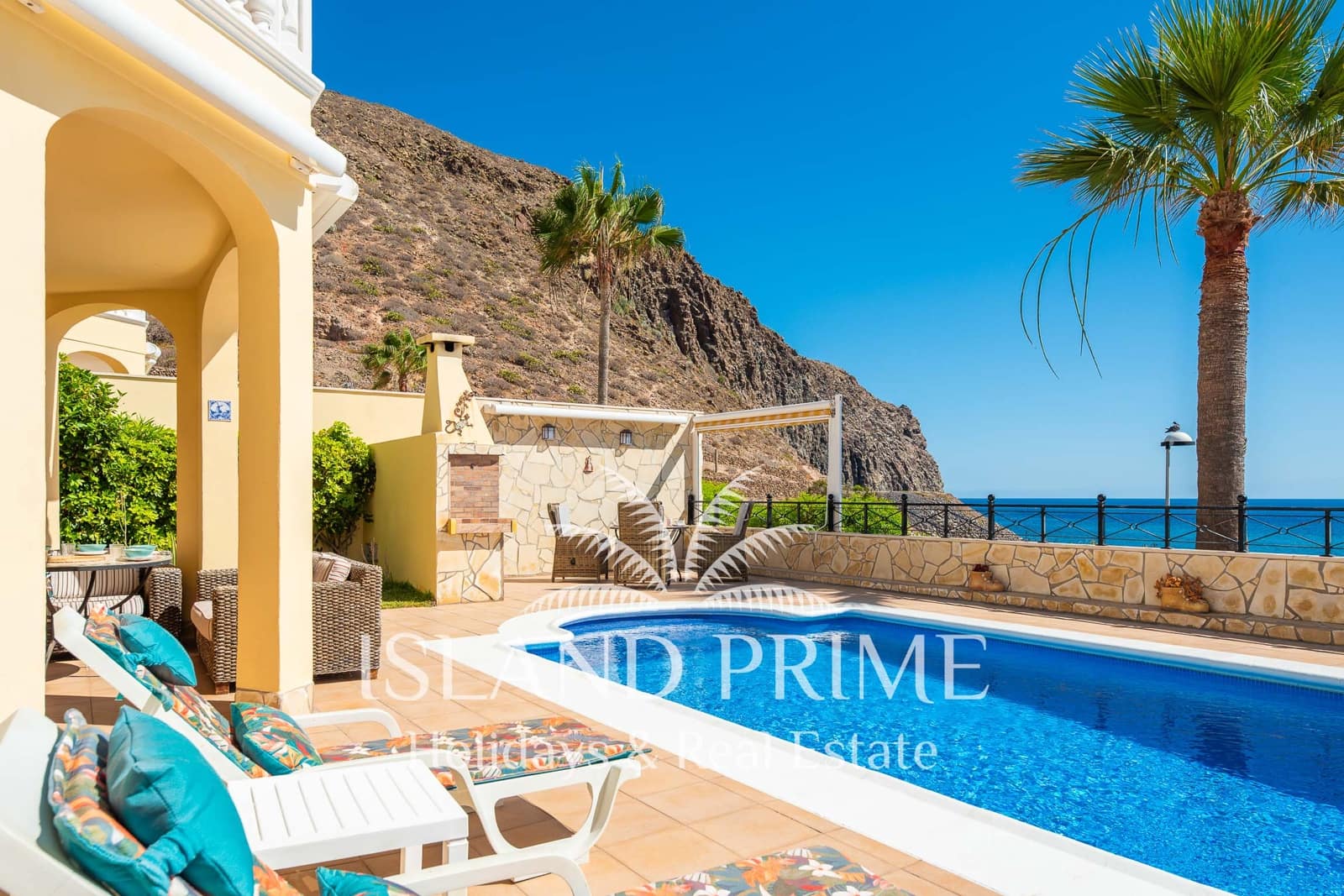 Chalet de 4 habitaciones en Los Cristianos en venta con piscina garaje - 3.950.000 € (Ref: 10086559)