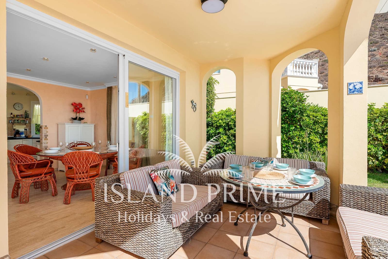 Chalet de 4 habitaciones en Los Cristianos en venta con piscina garaje - 3.950.000 € (Ref: 10086559)