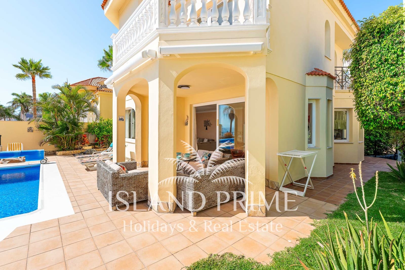Chalet de 4 habitaciones en Los Cristianos en venta con piscina garaje - 3.950.000 € (Ref: 10086559)