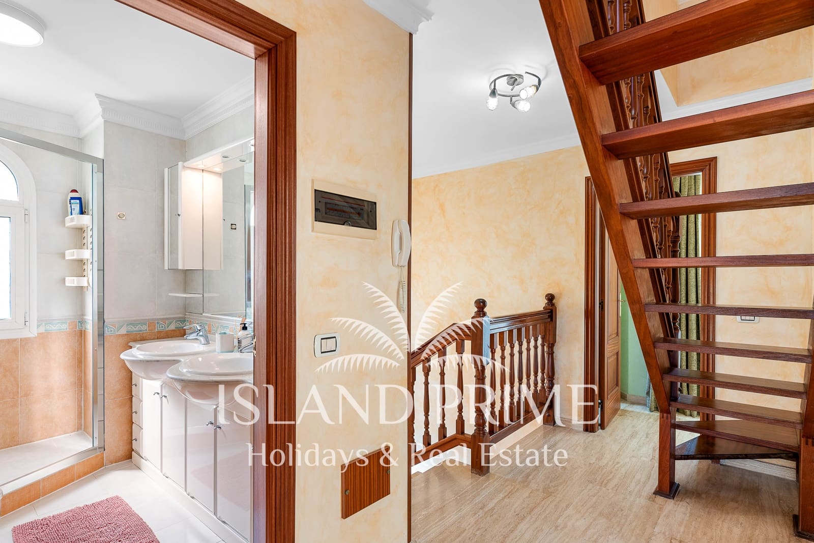 Chalet de 4 habitaciones en Los Cristianos en venta con piscina garaje - 3.950.000 € (Ref: 10086559)