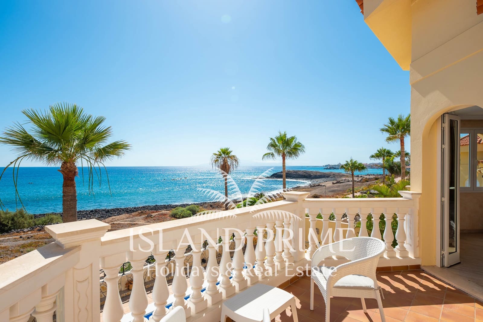 Chalet de 4 habitaciones en Los Cristianos en venta con piscina garaje - 3.950.000 € (Ref: 10086559)
