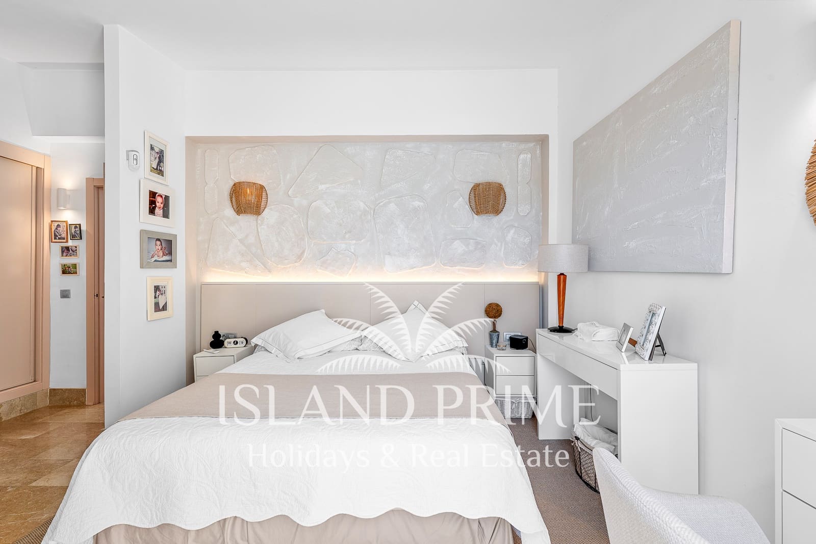Hus til salgs i Amarilla Golf med svømmebasseng garasje - € 579 950 (Ref: 10156761)