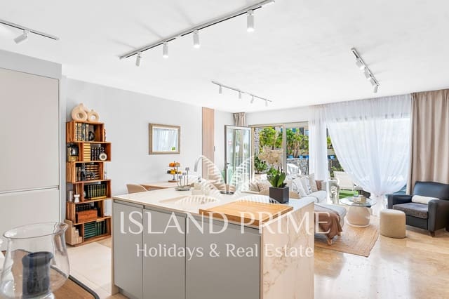 Hus til salgs i Amarilla Golf, San Miguel de Abona med svømmebasseng garasje - € 579 950 (Ref: 10156761)