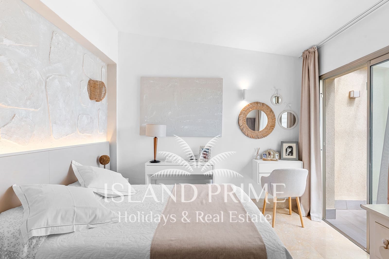 Hus til salgs i Amarilla Golf med svømmebasseng garasje - € 579 950 (Ref: 10156761)
