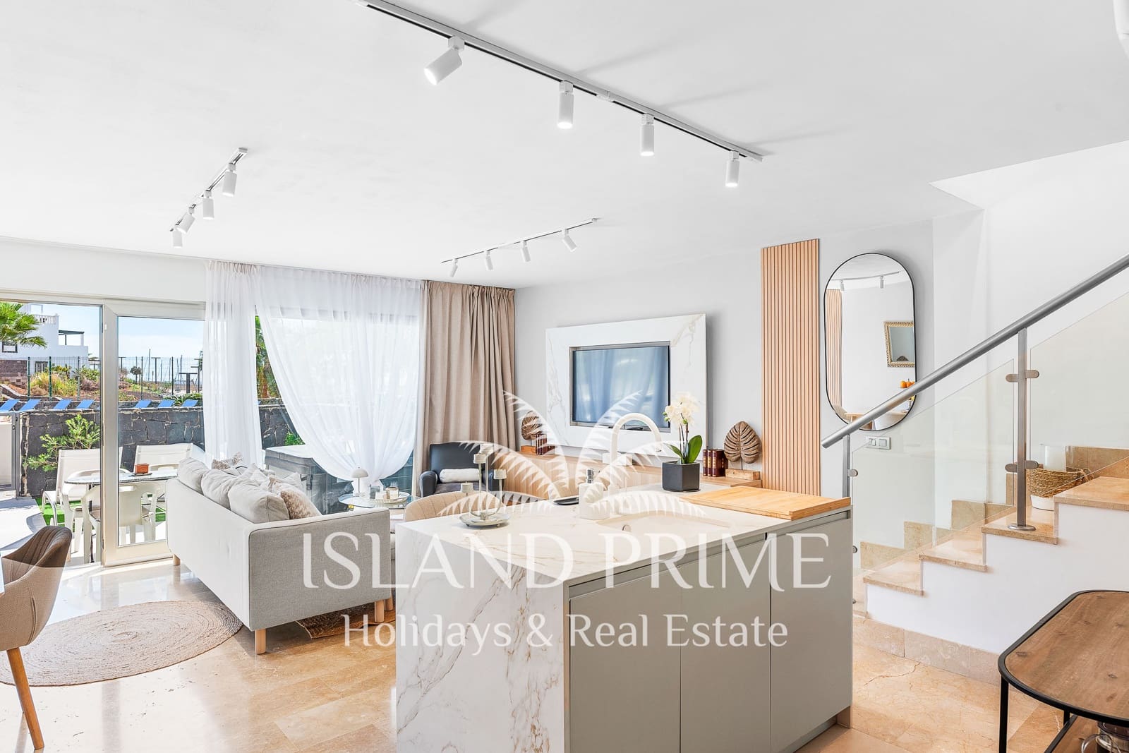 Hus til salgs i Amarilla Golf med svømmebasseng garasje - € 579 950 (Ref: 10156761)