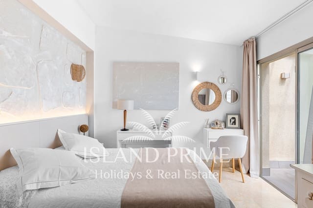 Hus til salgs i Amarilla Golf, San Miguel de Abona med svømmebasseng garasje - € 579 950 (Ref: 10156761)