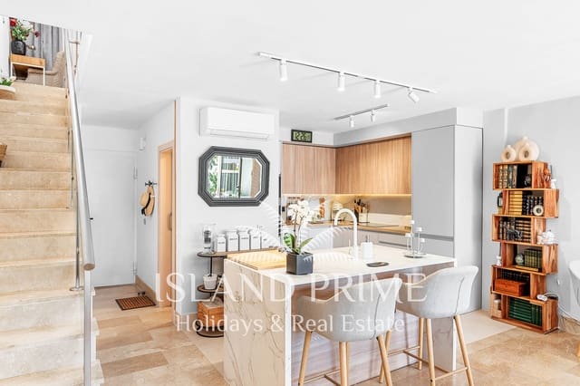 Hus til salgs i Amarilla Golf, San Miguel de Abona med svømmebasseng garasje - € 579 950 (Ref: 10156761)