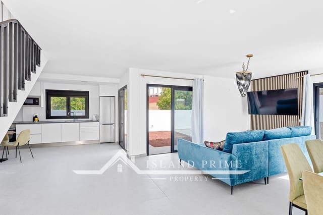 4 makuuhuone Paritalo myytävänä paikassa Amarilla Golf, San Miguel de Abona mukana uima-altaan 
autotalli - 570 000 € (Ref: 8425814)