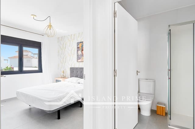 4 makuuhuone Paritalo myytävänä paikassa Amarilla Golf, San Miguel de Abona mukana uima-altaan 
autotalli - 570 000 € (Ref: 8425814)