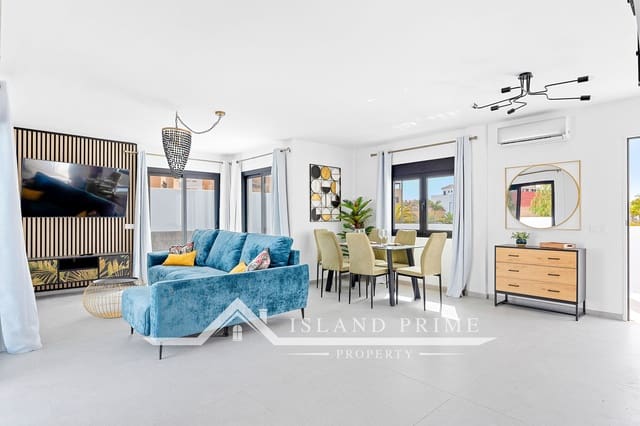 4 makuuhuone Paritalo myytävänä paikassa Amarilla Golf, San Miguel de Abona mukana uima-altaan 
autotalli - 570 000 € (Ref: 8425814)