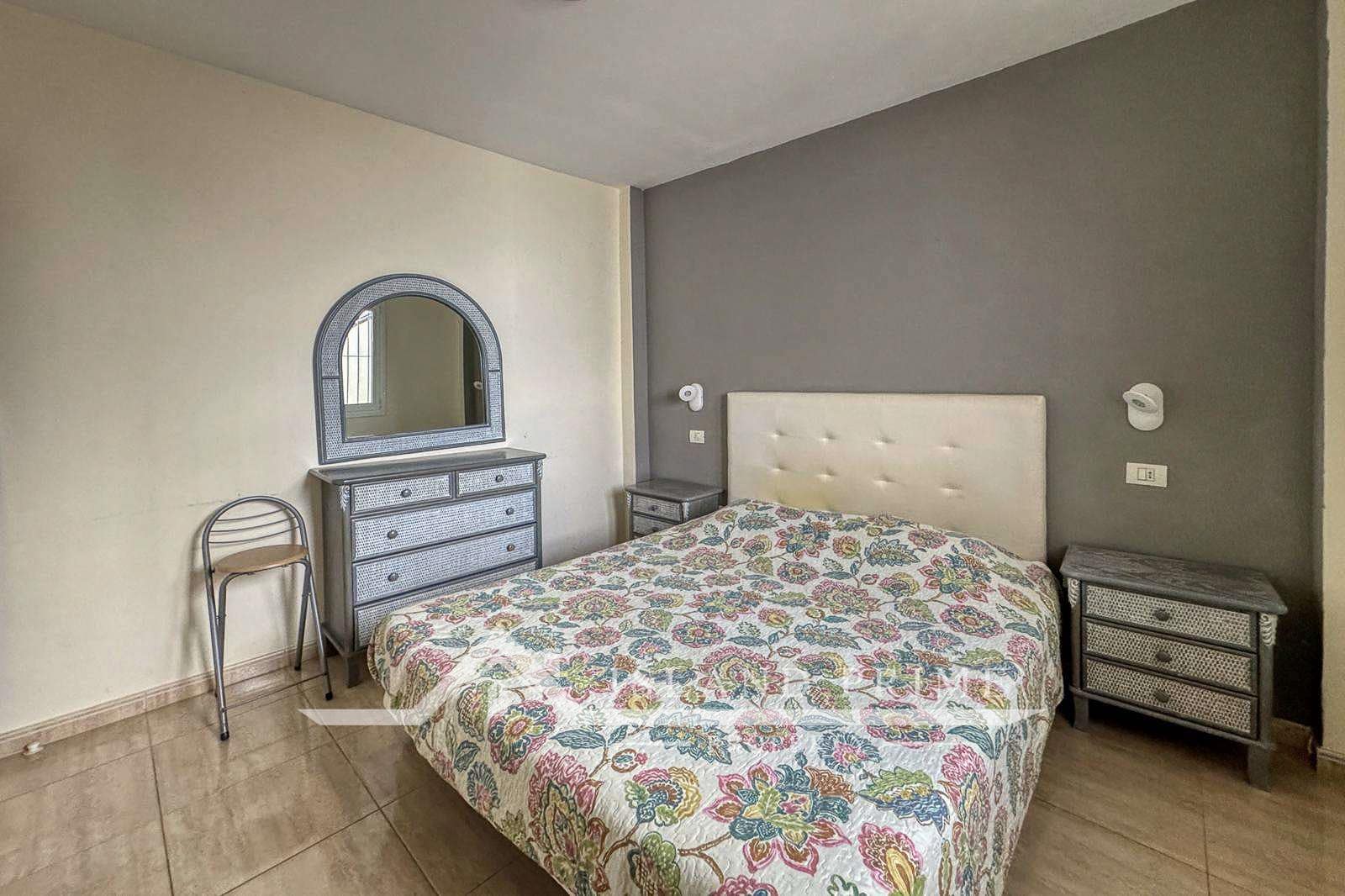 1 sovrum Lägenhet till salu i Los Cristianos - 240 000 € (Ref: 9050714)