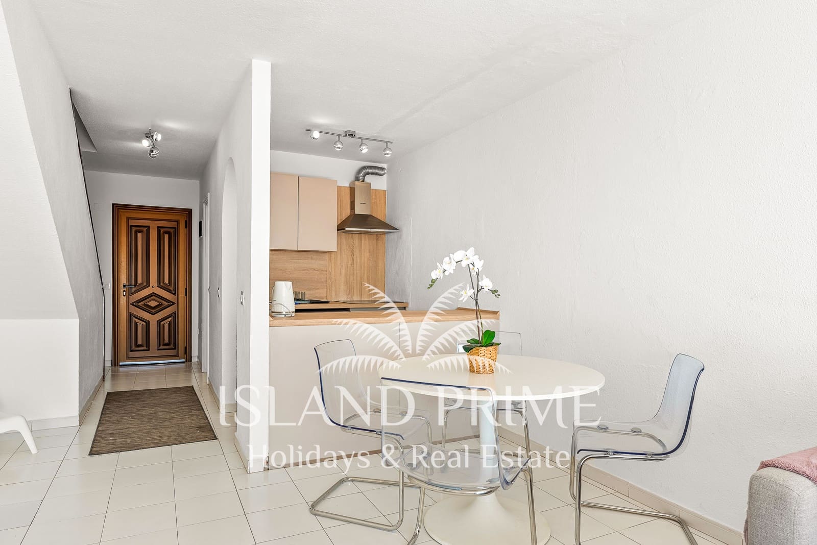 2 slaapkamer Appartement te koop in Costa del Silencio met zwembad - € 299.000 (Ref: 9819342)