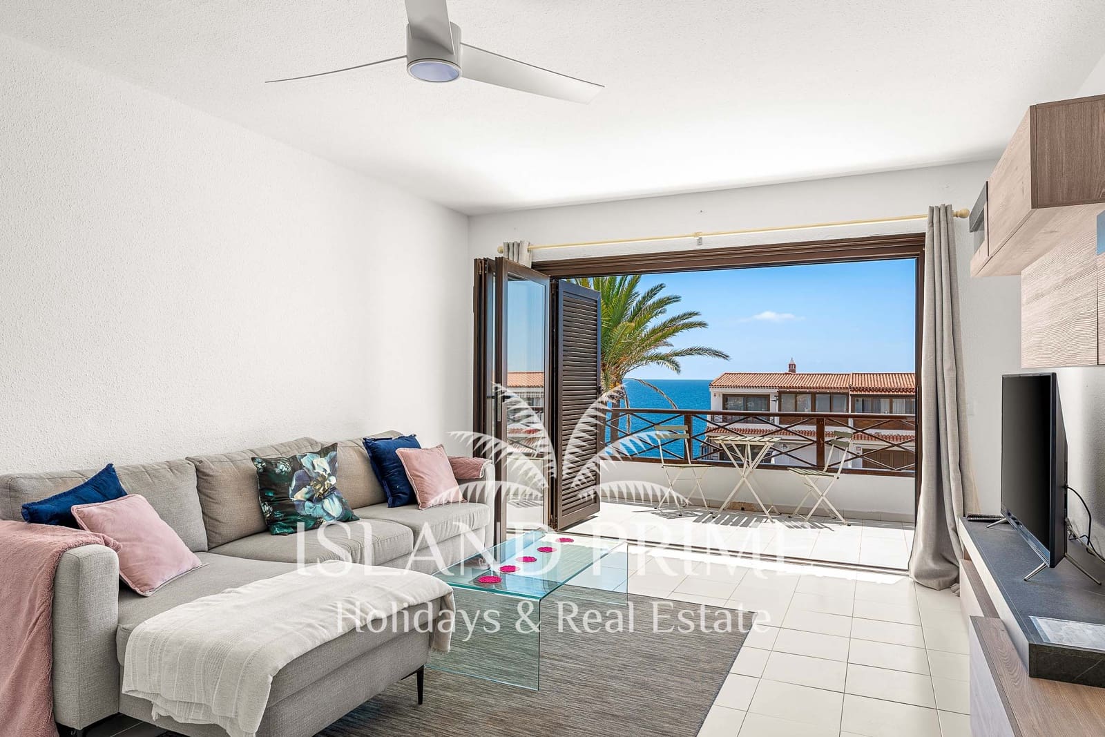 2 slaapkamer Appartement te koop in Costa del Silencio met zwembad - € 299.000 (Ref: 9819342)