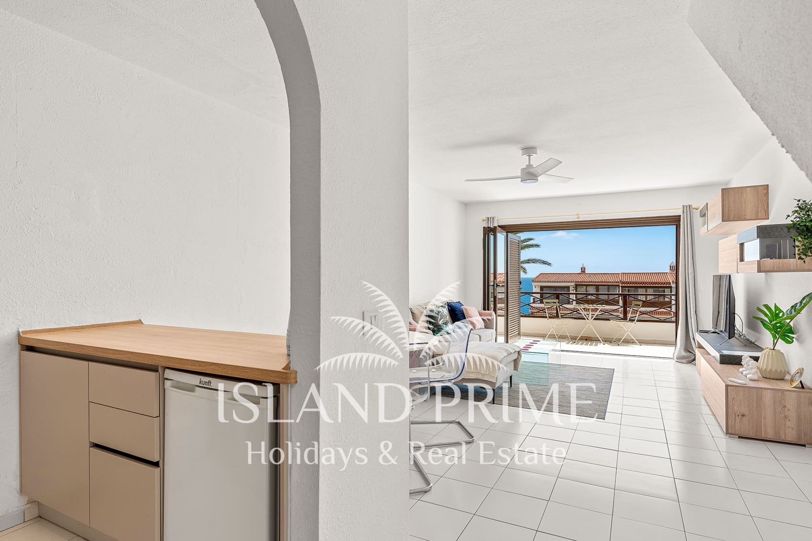 2 slaapkamer Appartement te koop in Costa del Silencio met zwembad - € 299.000 (Ref: 9819342)