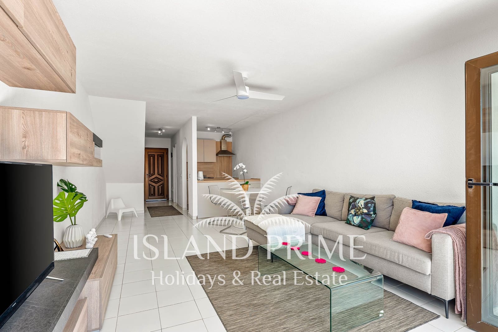 2 slaapkamer Appartement te koop in Costa del Silencio met zwembad - € 299.000 (Ref: 9819342)