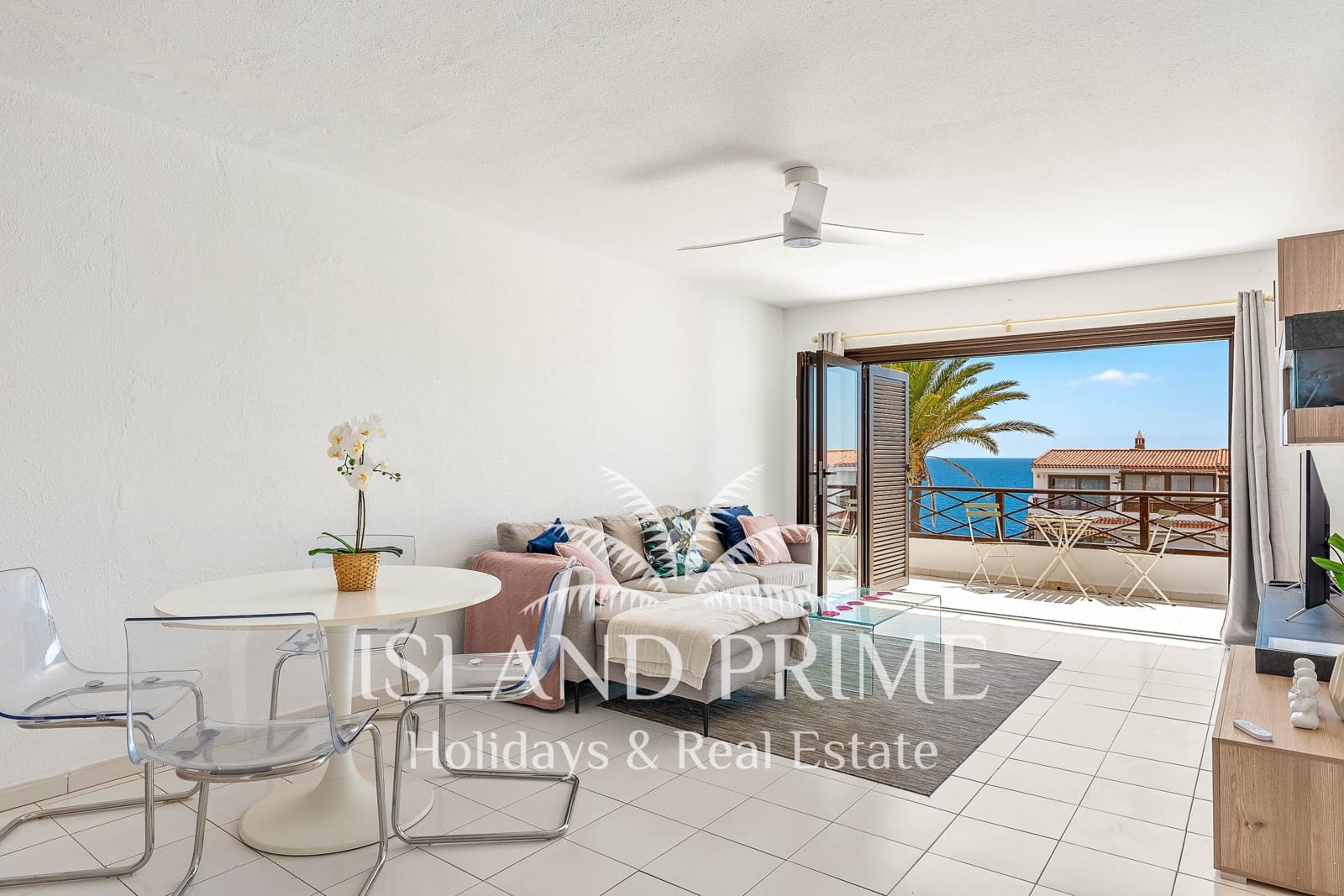 2 slaapkamer Appartement te koop in Costa del Silencio met zwembad - € 299.000 (Ref: 9819342)