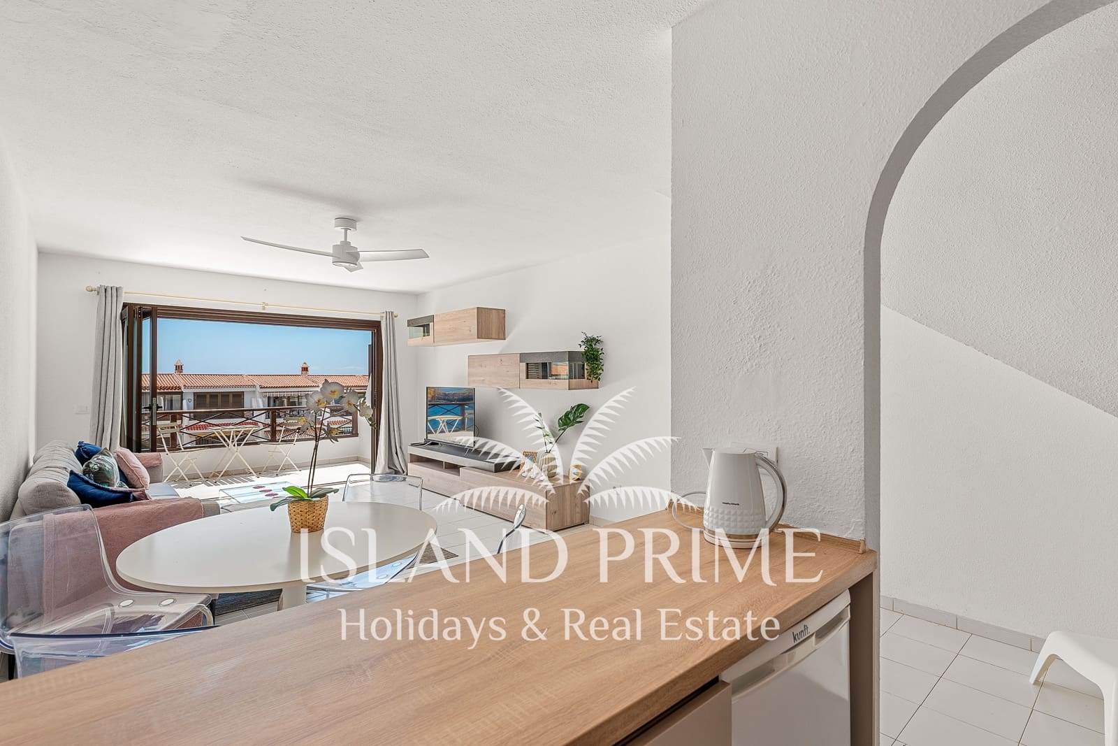 2 slaapkamer Appartement te koop in Costa del Silencio met zwembad - € 299.000 (Ref: 9819342)