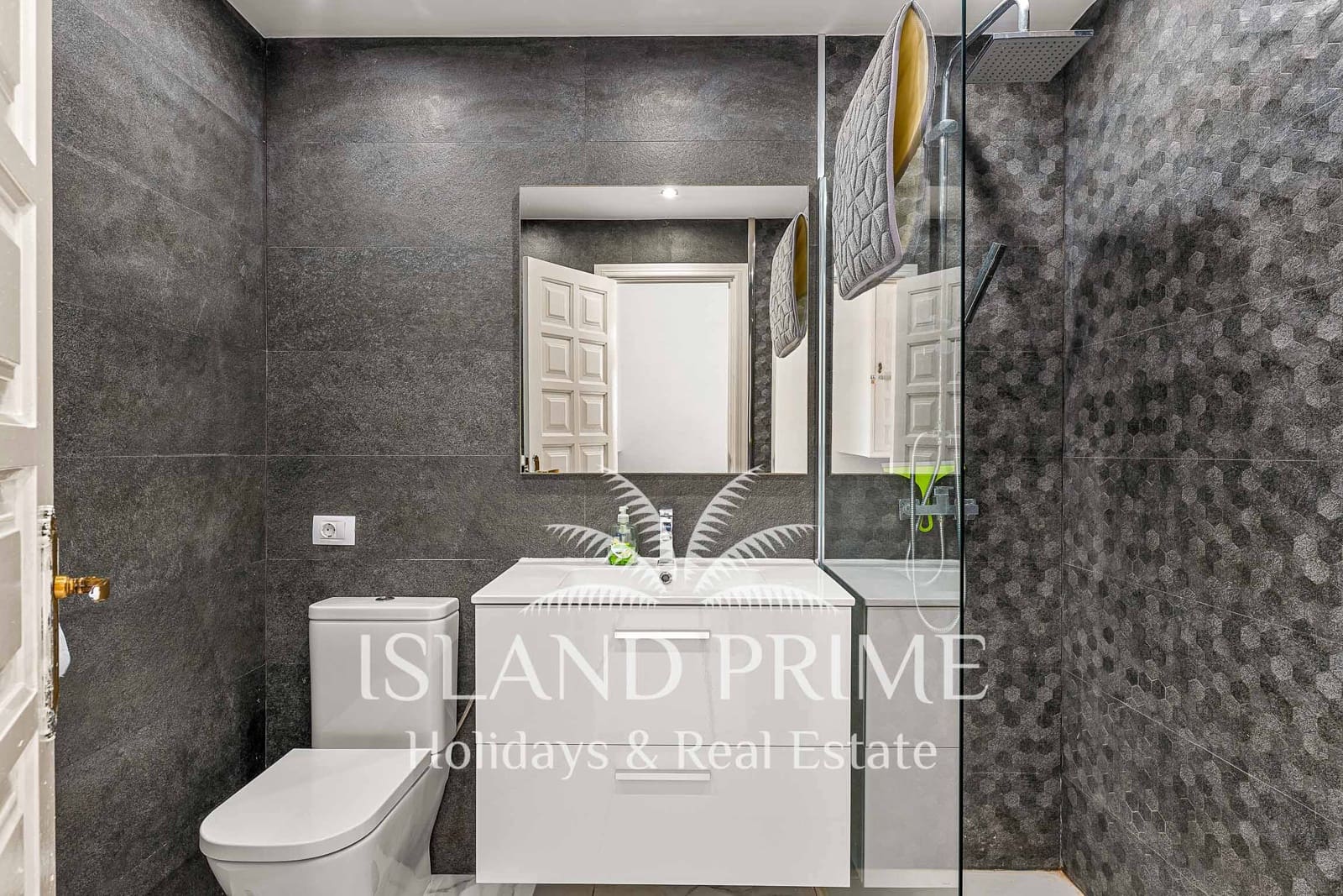 2 slaapkamer Appartement te koop in Costa del Silencio met zwembad - € 299.000 (Ref: 9819342)