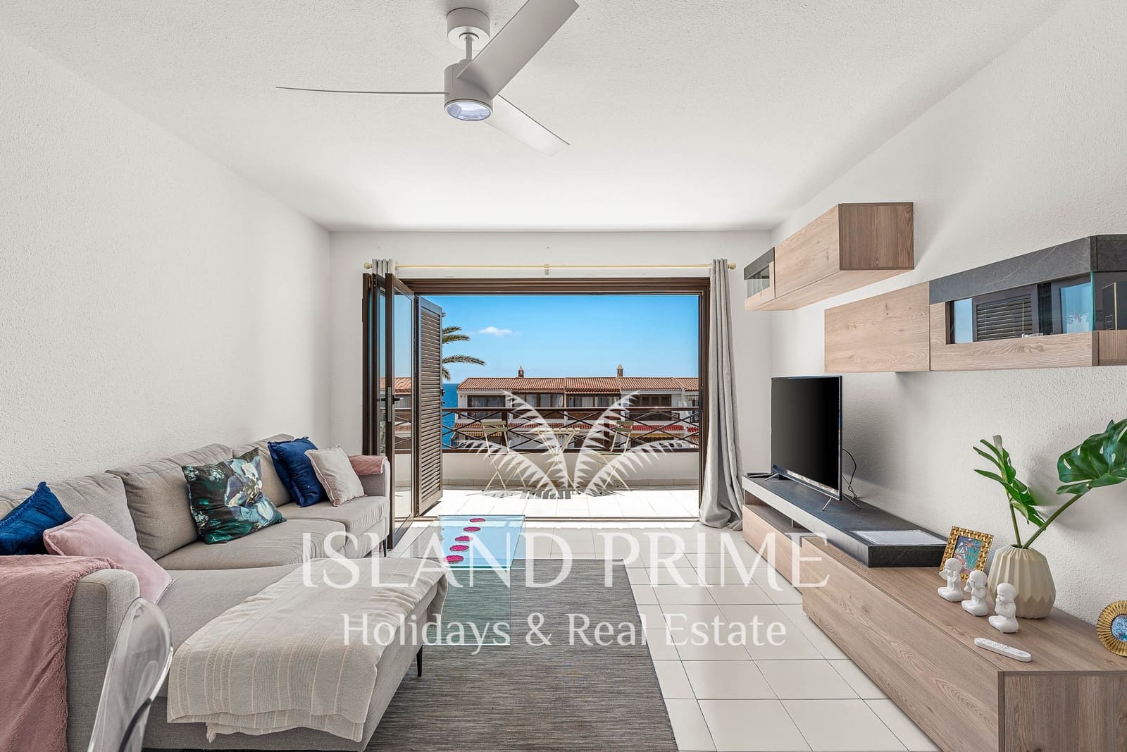 2 slaapkamer Appartement te koop in Costa del Silencio met zwembad - € 299.000 (Ref: 9819342)